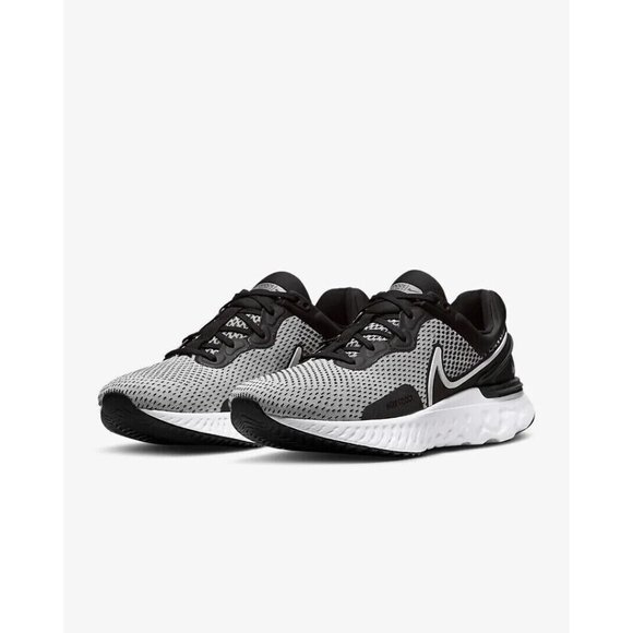 Nike React Miler 3 Men's Sneaker Shoe Limited Edition Athletic White DD0490-101 - Picture 3 of 16